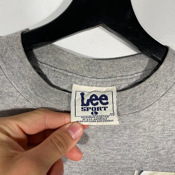 Vintage 1997 MLB Atlanta Braves Helmet SS T-shirt Gray Youth size Large / Mens S - Picture 5 of 6